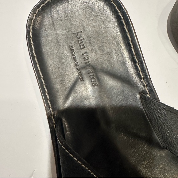 John Varvatos Men\'s Suede Leather Thong Slide Sandal in Black